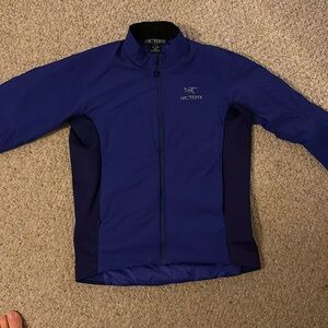 Arc’teryx men’s atom Jacket size medium